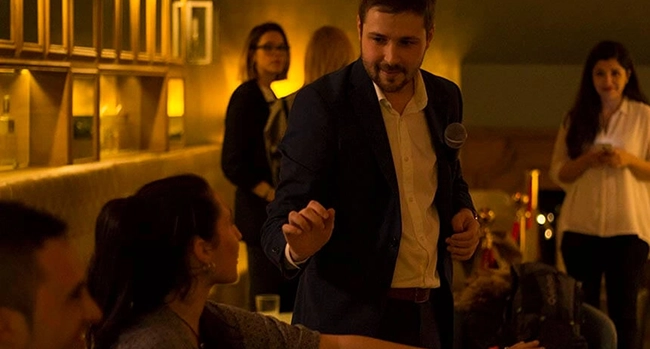 Paul Henry getting in the minds of the guests in a private party in Barcelona